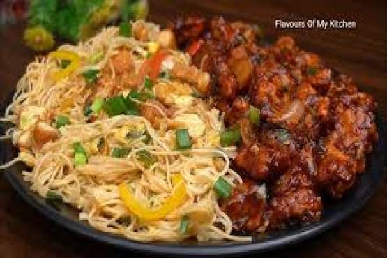 Egg Hakka noodles + Chilli chicken 